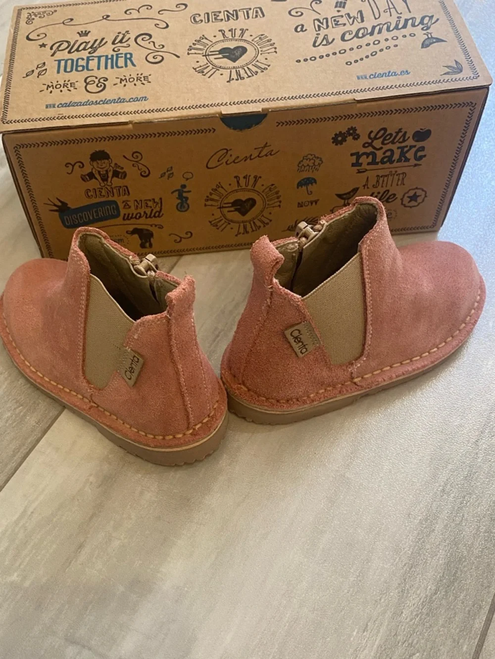 NWT Cienta Classic Light Pink Suede Leather Zip-Up Round Toe Boot toddler 6